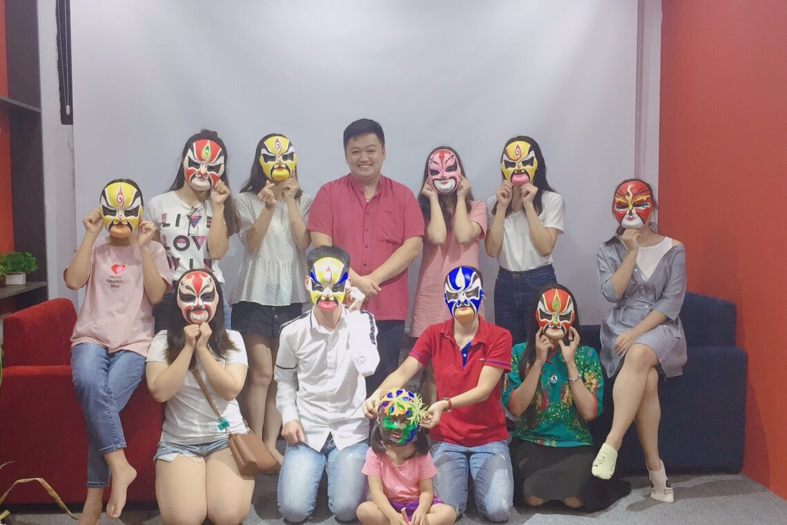 Workshop vẽ mặt nạ kinh kịch Trung Quốc