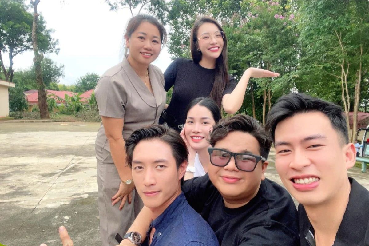 Tình yêu thương lan tỏa từ những món quà ý nghĩa và đội ngũ Vananh Scarlet