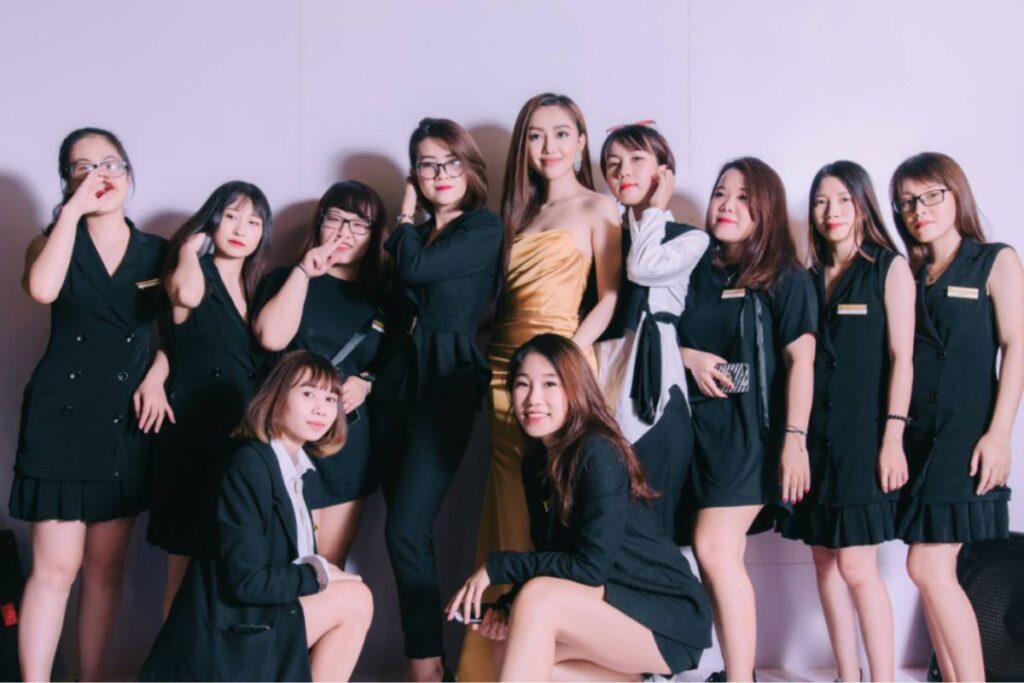 9 năm xây dựng và phát triển thương hiệu thời trang Vân Anh Scarlet
