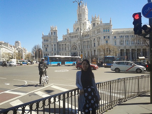 hinh-anh-hoc-tay-ban-nha