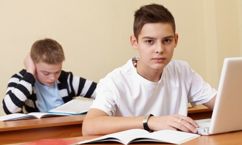 hoconlinetiengtaybannha Sử dung các thiết bị để hỗ trợ học tập