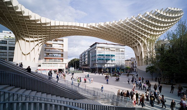 kien-truc-go-lon-nhat-the-gioi-tbn