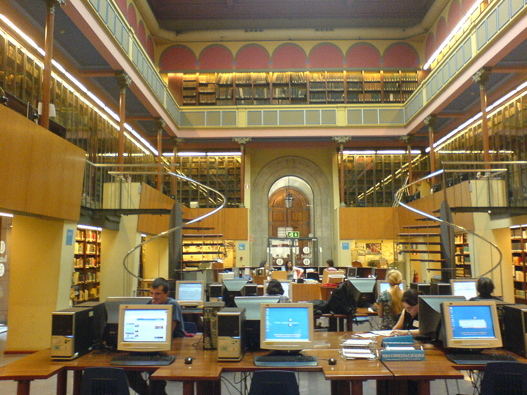 thu-vien-dai-hoc-barcelona