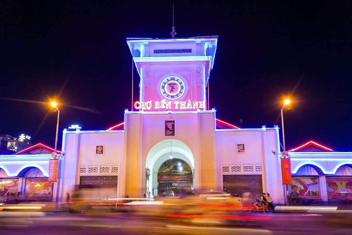 Chợ đêm Bến Thành