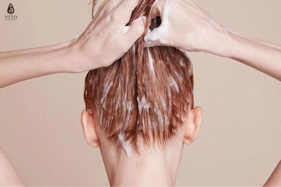 Vì sao không thể thiếu dầu xả khi chăm sóc tóc mùa hè?