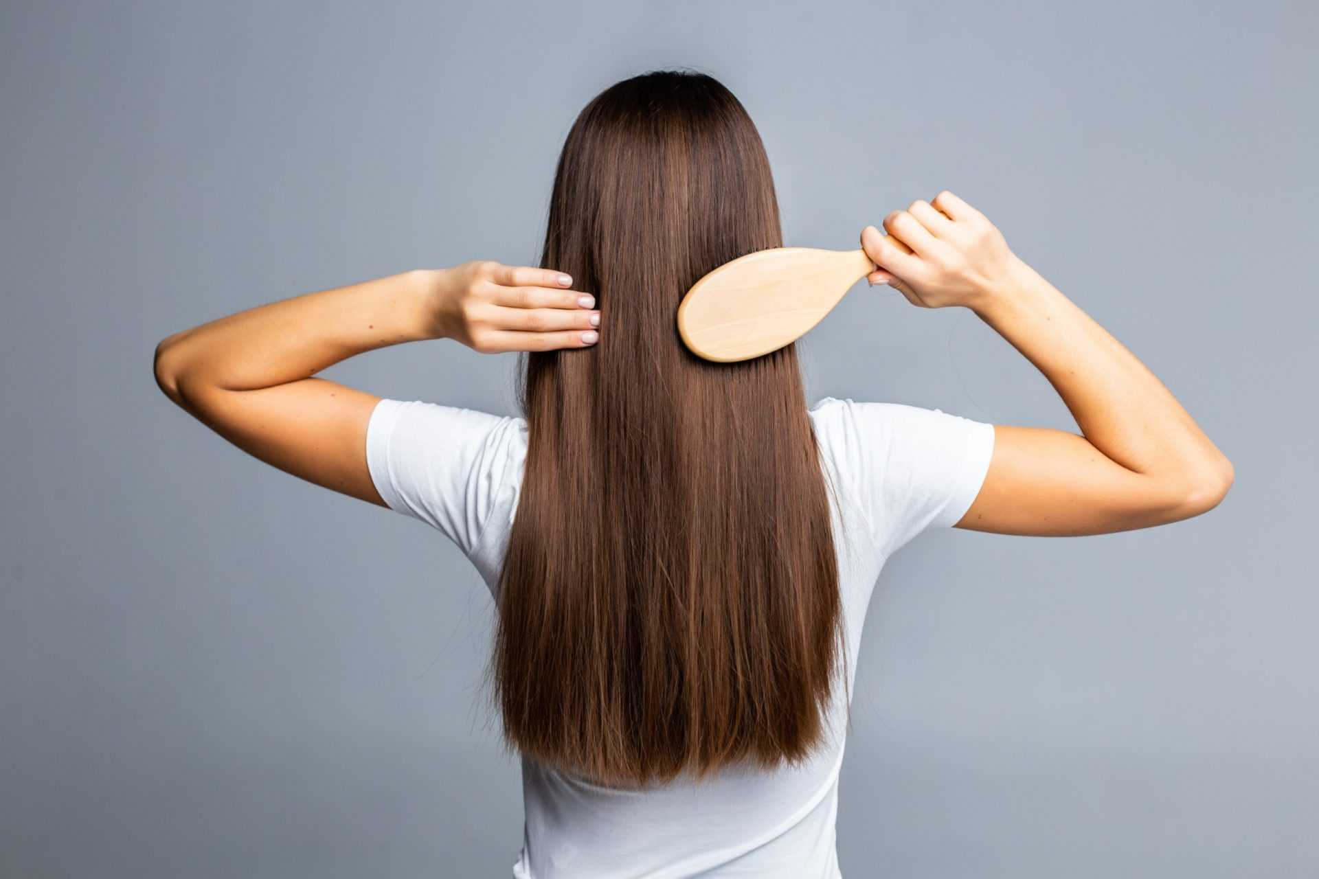 Giúp tóc mềm mượt, bóng khỏe và kích thích sự phát triển của nang tóc