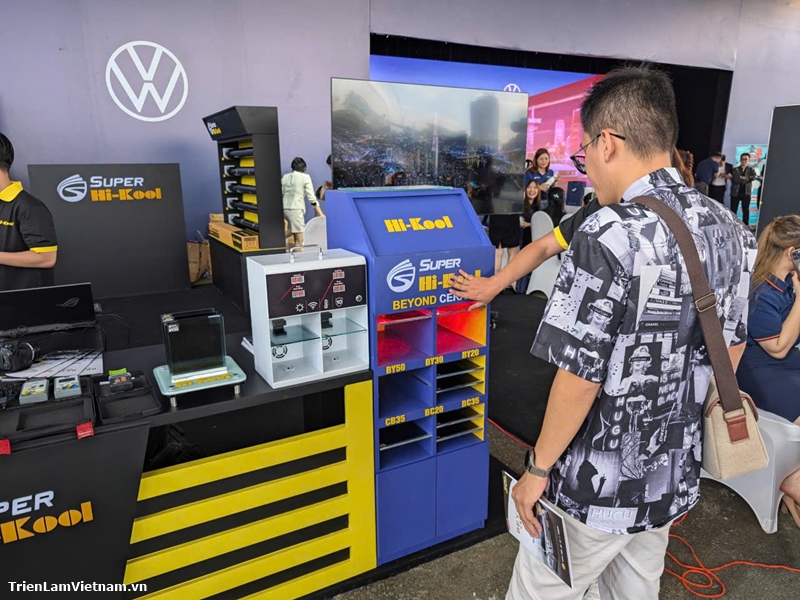 Hi Kool tai Viet Nam gioi thieu dong phim cach nhiet cao cap Super Beyond Ceramic trong khuon kho su kien Volkswagen Golf Premiere 4