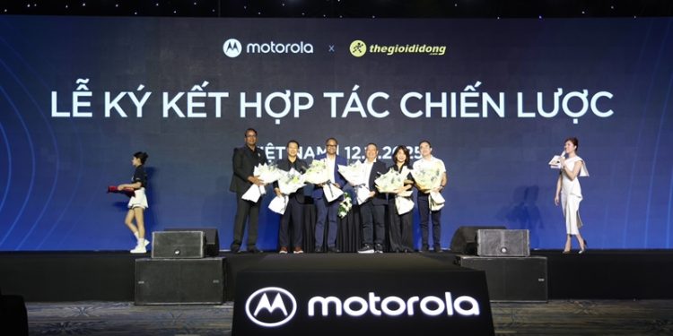 motorola trở lại Việt Nam với sự kiện ra mắt hoành tráng: “Hello moto, Hello Việt Nam!”