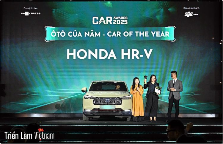 Honda HR V vinh du nhan Giai thuong Oto cua nam toan thi truong va Oto cua nam phan khuc xe gam cao co B