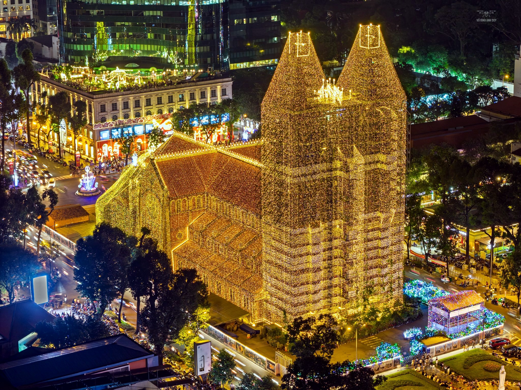 Nha Tho Duc Ba Tp HCM long lay don Giang sinh 2025 10