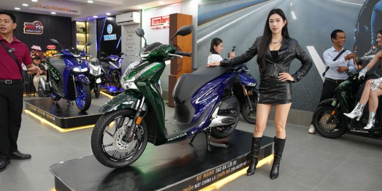 Honda SH150i Italy Super Vetro 2 in 1 ra mắt tại Việt Nam, giới hạn 200 xe mỗi cấu hình