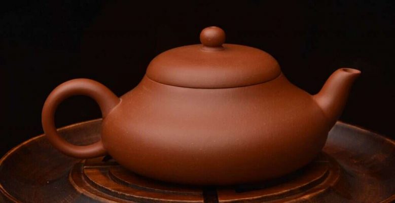 một bình trà yixing làm từ Yuan Kuang Zhu Ni của nghệ nhân Zhu Huan