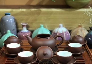 Ly Trà Và Sự Cảm Nhận Khi được Pha Từ Bộ ấm Chén Tử Sa Ly Trà Và Sự Cảm Nhận Khi được Pha Từ Bộ ấm Chén Tử Sa
