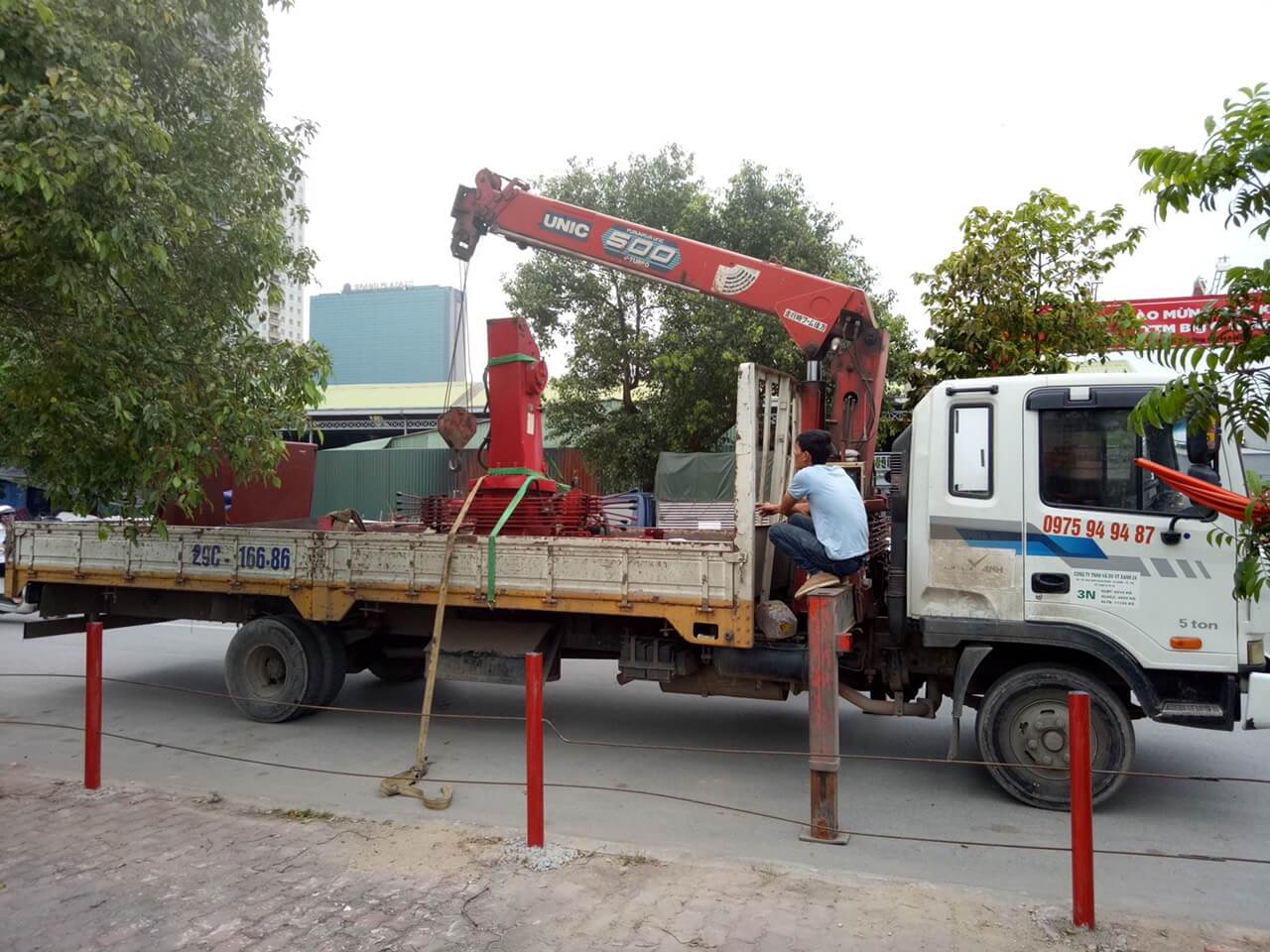 Vận Tải Xanh cho thuê cẩu 1 tấn tại Hà Nội