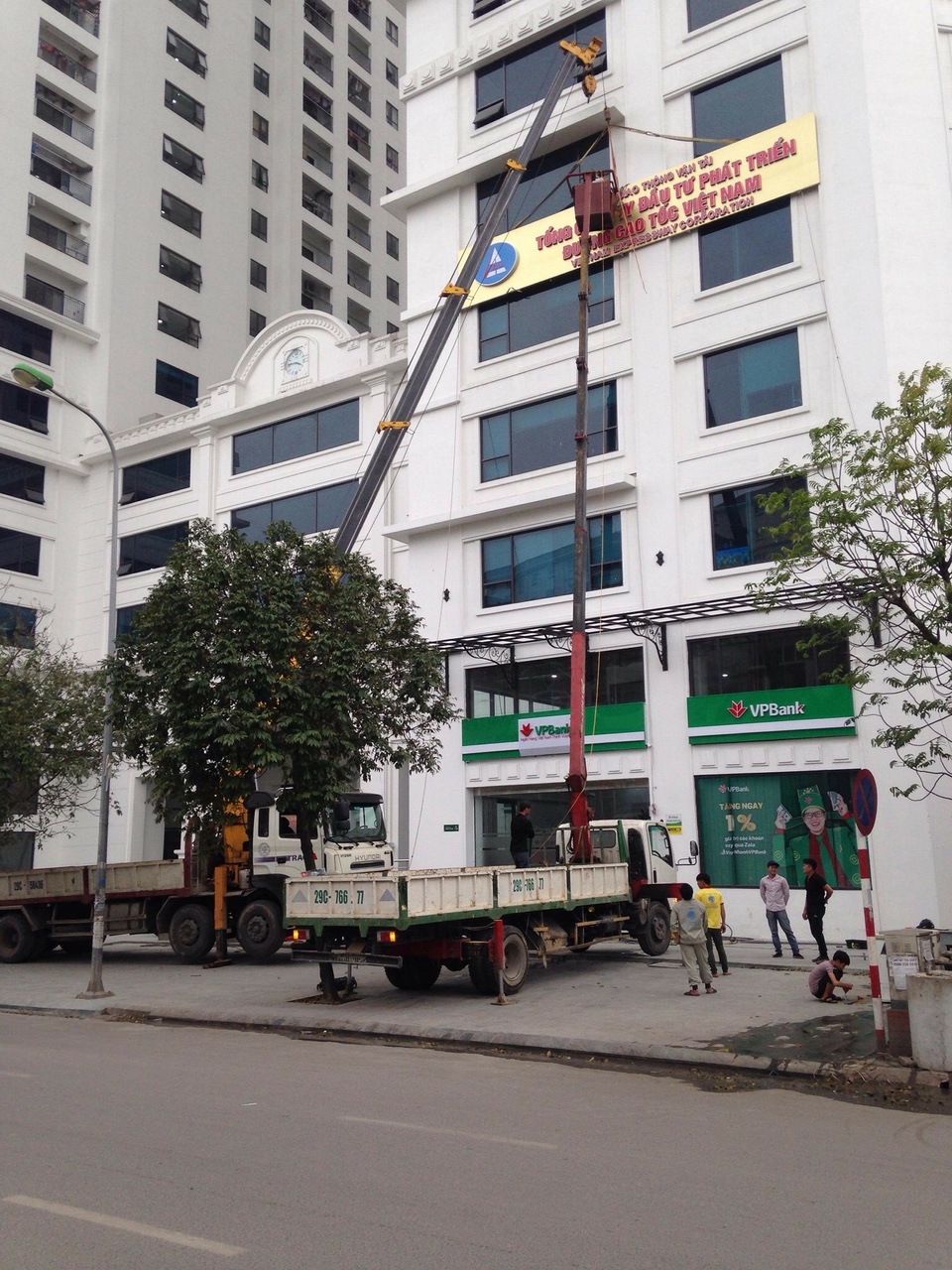 Chuyên cho thuê xe tải cẩu tại Hà Nội
