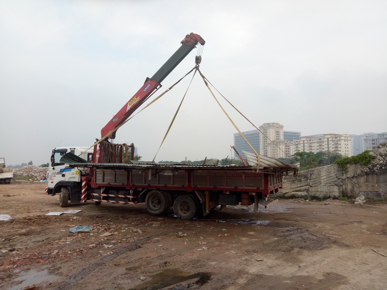 Dịch vụ thuê xe cẩu tự hành tại Hà Nội – Vận Tải Xanh