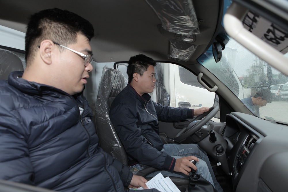 Kinh nghiệm lái xe tải nặng cho tài xế mới