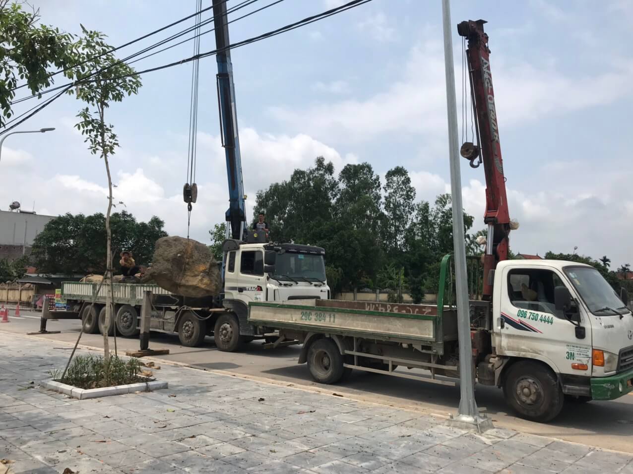 Vận Tải Xanh cung cấp dịch vụ cho thuê xe cẩu quận Hoàng Mai – Liên hệ hotline 0965874444