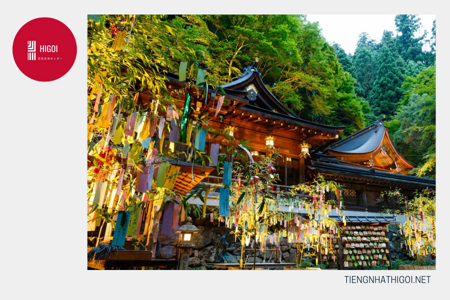 Sự kiện thắp sáng cây tre nguyện ước tại đền Kibune