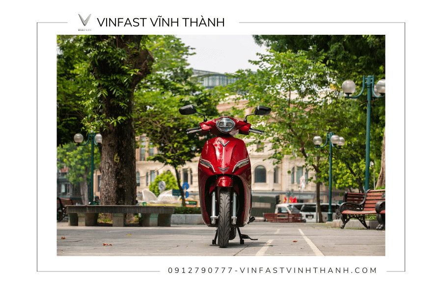 Xe máy điện Feliz S màu đỏ nổi bật