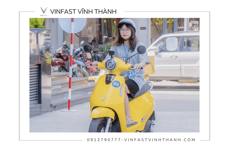 Học sinh cấp 3 đi xe máy điện có an toàn đúng luật không?