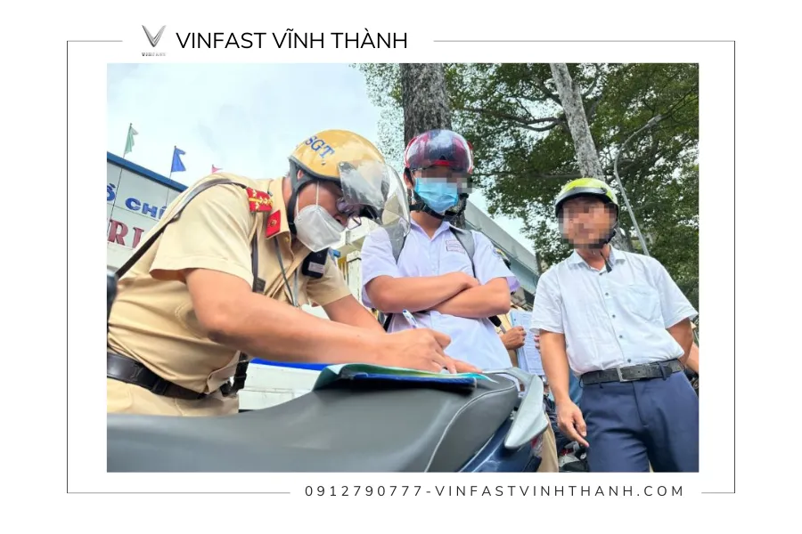 Học sinh vi phạm lỗi điều khiển xe đạp điện khi chưa đủ tuổi sẽ bị phạt hành chính (Nguồn: Sưu tầm)