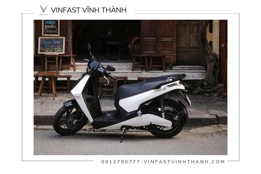 Người mệnh Thủy có thể chọn phiên bản VinFast Theon S màu trắng ngọc trai