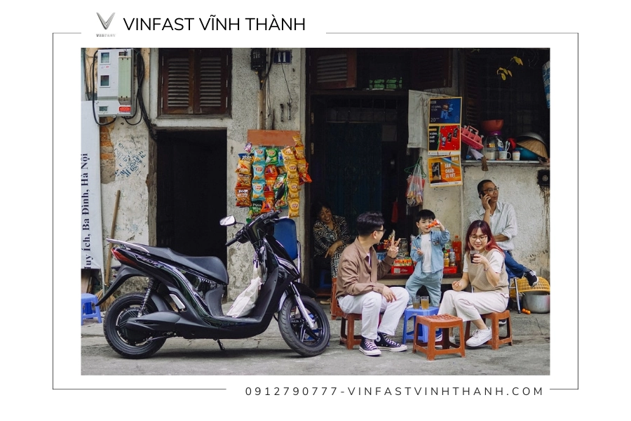 Chọn đỗ xe ở những khu vực có đèn chiếu sáng, có tầm nhìn tốt, giao thông đông đúc hoặc có camera an ninh.