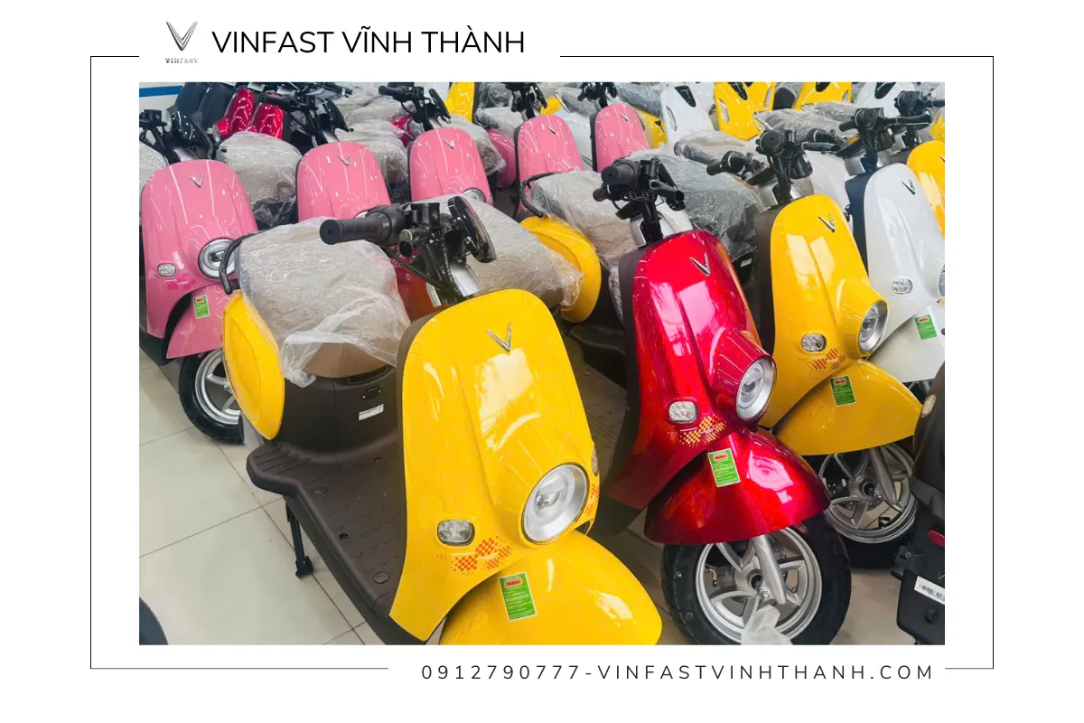 VinFast Motio được trang bị một đồng hồ kỹ thuật số LED HMI Color hiện đại, sắc nét