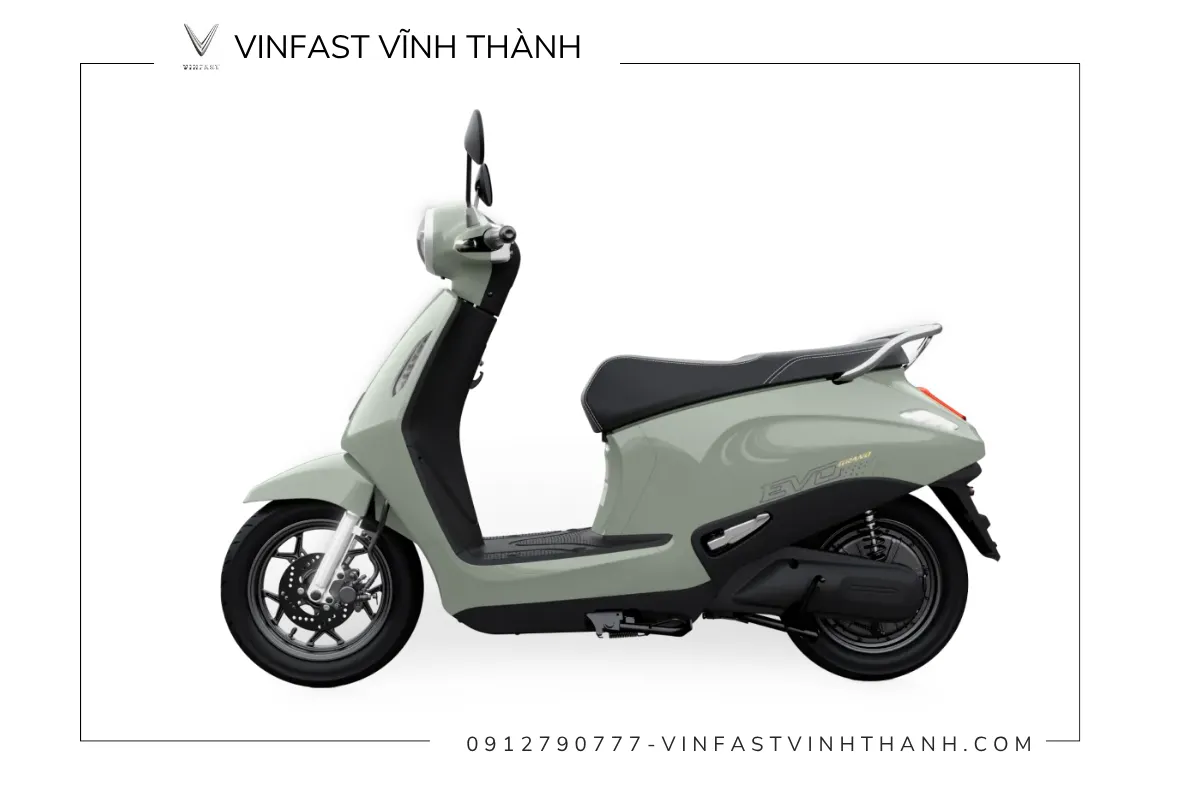 So với Evo200, VinFast Evo Grand có phần thân xe dài hơn, yên xe cũng được kéo rộng ra