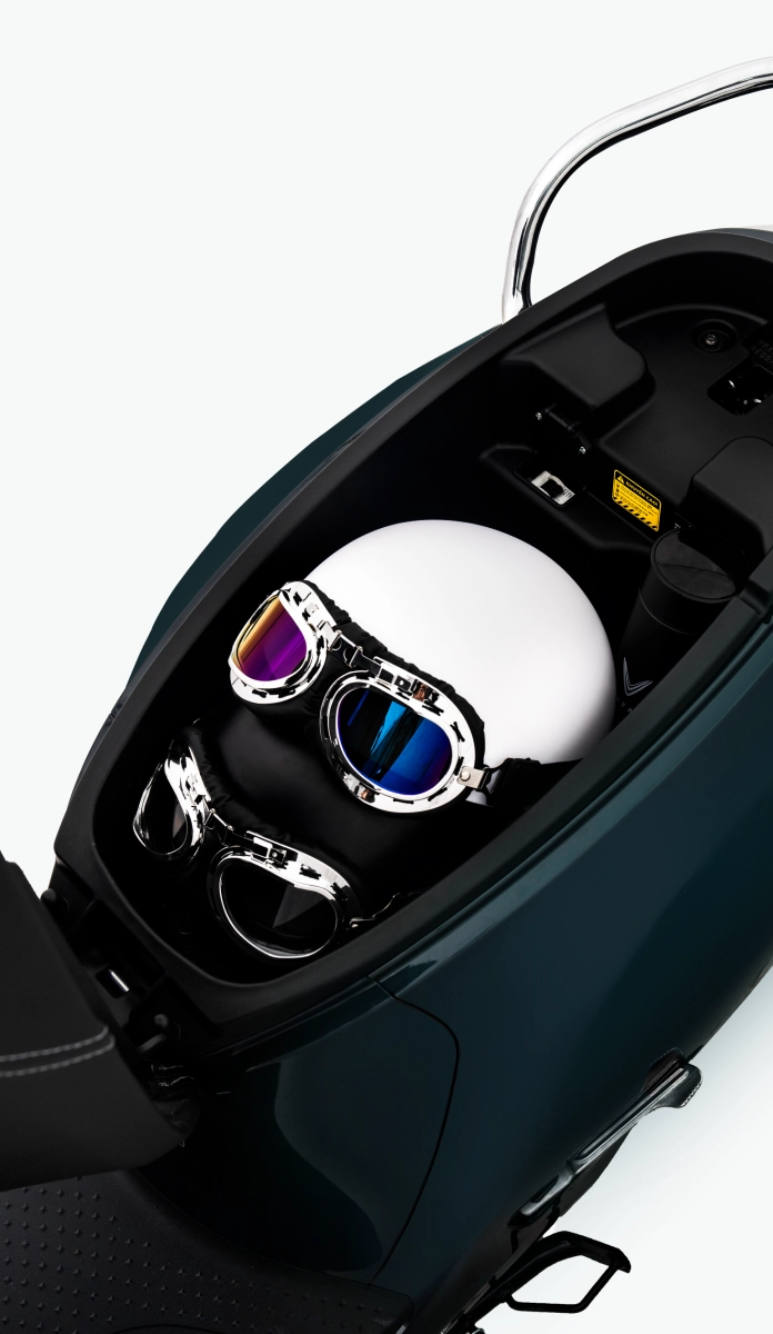 Cốp xe rộng tới 17 Lít.