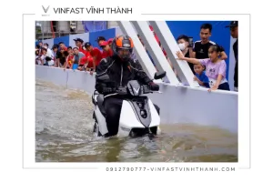 Xe máy điện VinFast có đi mưa được không?