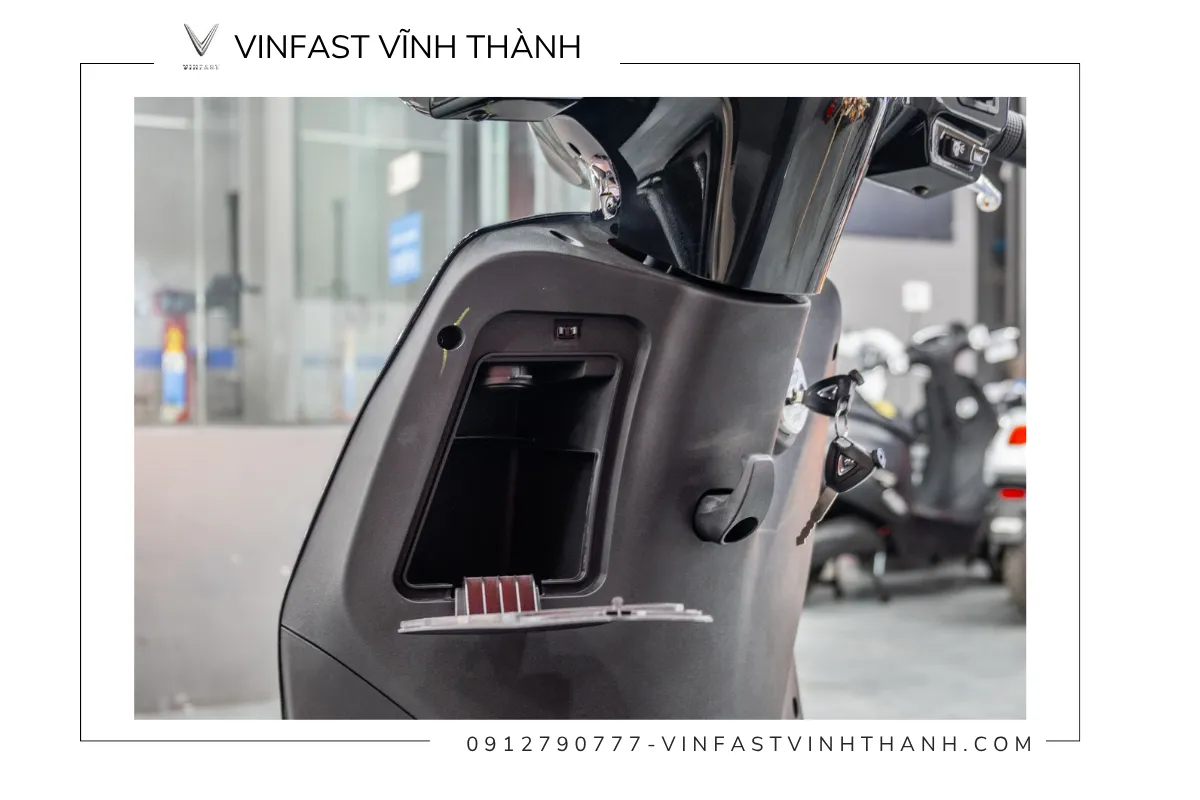 VinFast Feliz II có hộc chứa đồ phía trước tiện lợi
