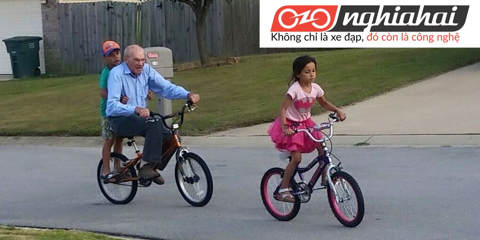 Cách để bé tự tin khi đạp xe đạp trẻ em 1