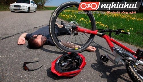 Cảm giác bị tai nạn ô tô đâm khi đi xe đạp như thế nào (phần 2)