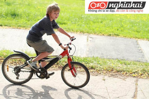 Làm thế nào để giúp bé đi xe đạp trẻ em 2