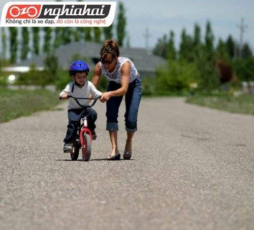 Những điều cha mẹ cần tránh khi dạy con đi xe đạp (phần 2) 1