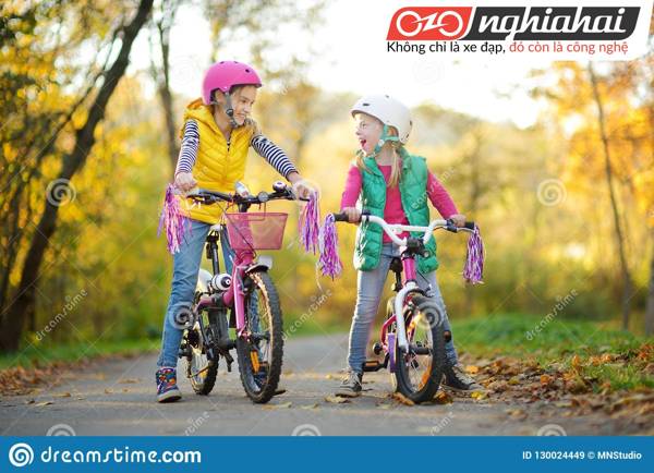 Những phụ kiện an toàn cho bé đi xe đạp 3