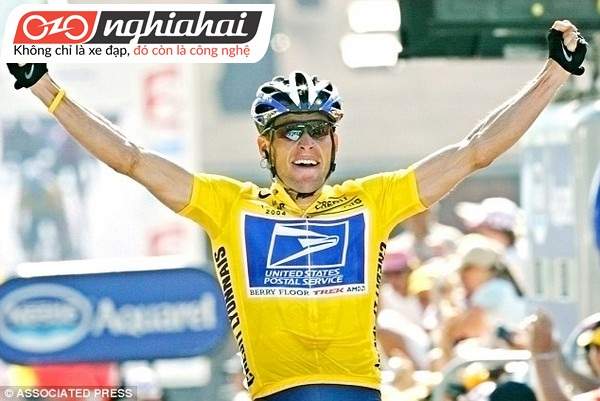 Tay đua xe đạp Lance Armstrong chơi khăm Dale Earnhardt Jr. trên mạng xã hội 1