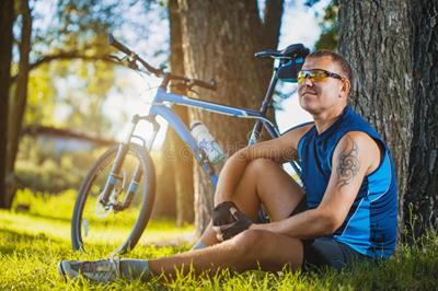 Người đạp xe đạp cần nghỉ ngơi giữa các ngày luyện tập bao nhiêu là đủ?