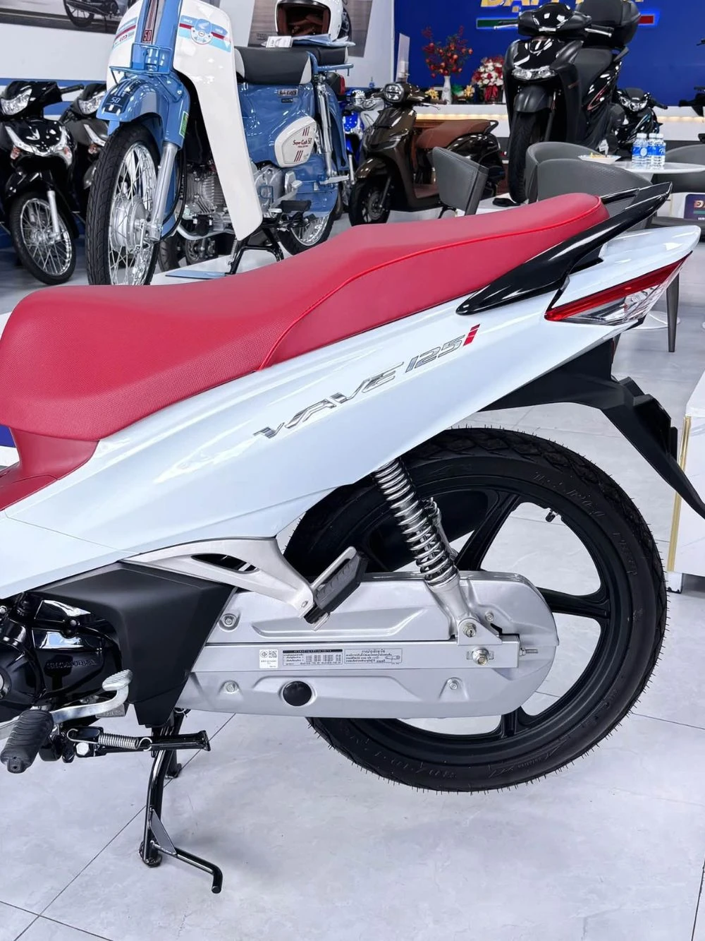 Honda Wave 125 trắng đỏ đời 2021, màu hiếm bất ngờ về Đại Phát Motor