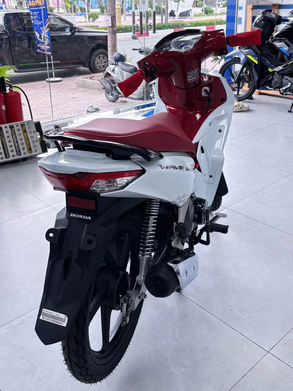 Honda Wave 125 trắng đỏ đời 2021, màu hiếm bất ngờ về Đại Phát Motor