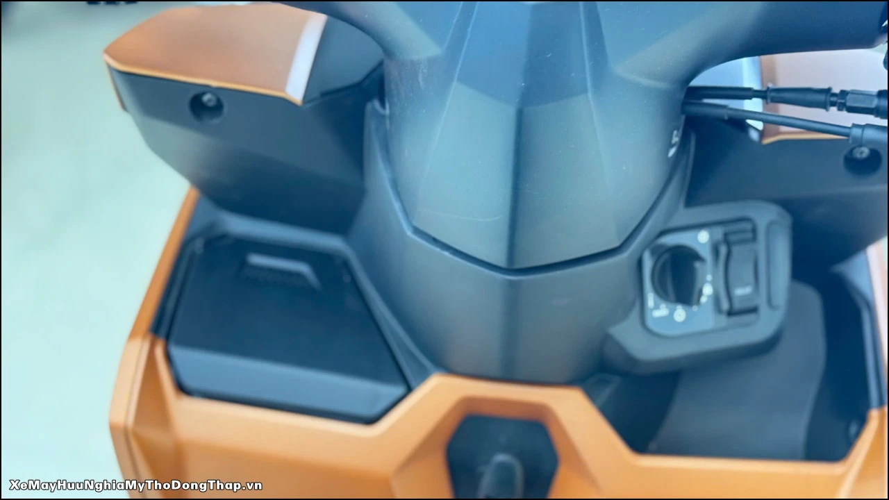 Honda Vario 125 %E2%80%93 Mau Cam Vu Tru 12