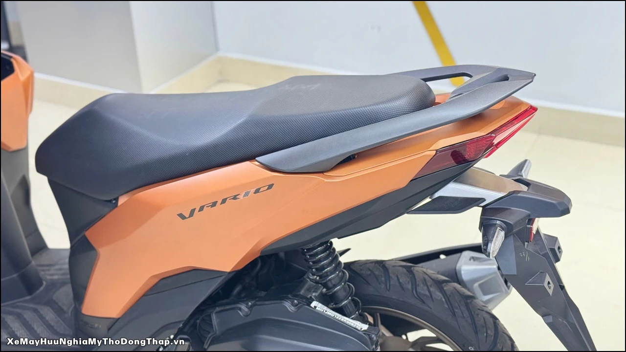 Honda Vario 125 %E2%80%93 Mau Cam Vu Tru 7