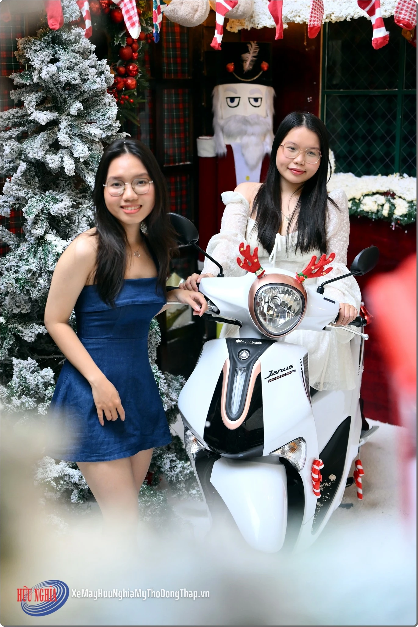 YAMAHA CHRISTMAS %E2%80%93 LET IT SNOW Check in va trai nghiem cac mau xe Yamaha Grande va Yamaha Janus 10