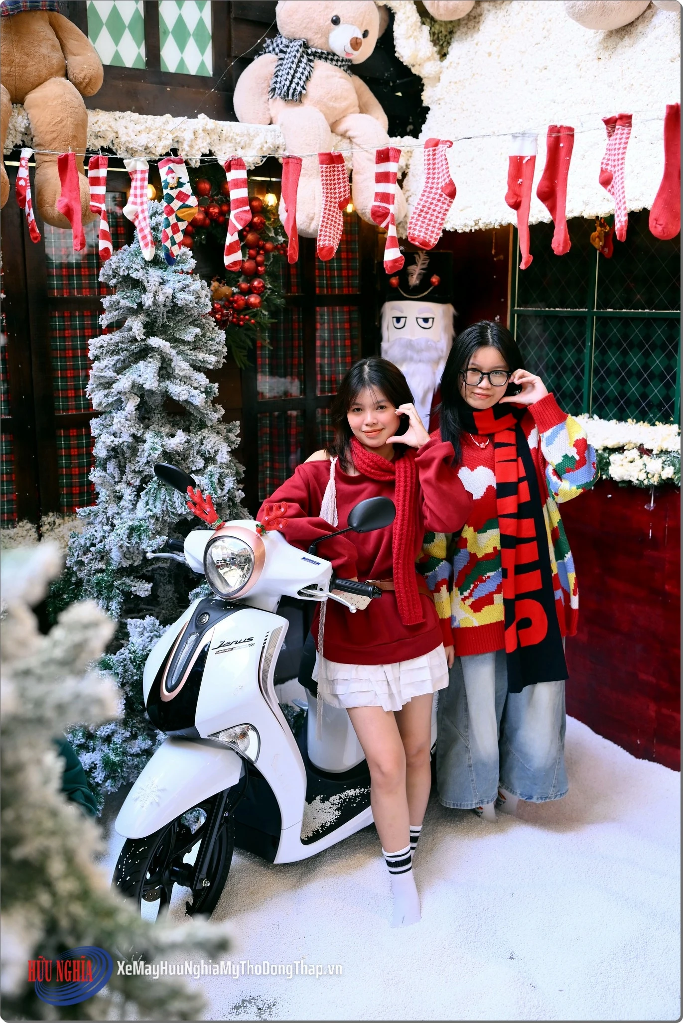 YAMAHA CHRISTMAS %E2%80%93 LET IT SNOW Check in va trai nghiem cac mau xe Yamaha Grande va Yamaha Janus 38