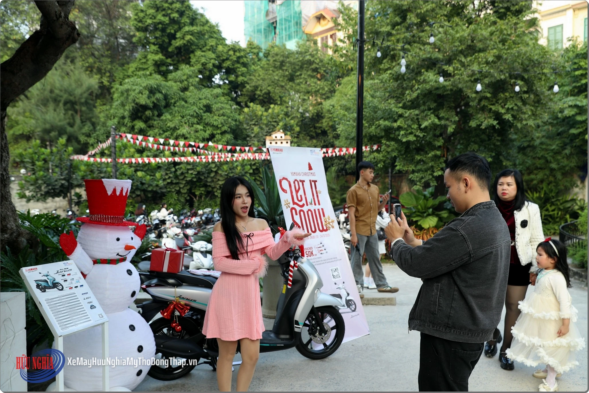 YAMAHA CHRISTMAS %E2%80%93 LET IT SNOW Check in va trai nghiem cac mau xe Yamaha Grande va Yamaha Janus 42
