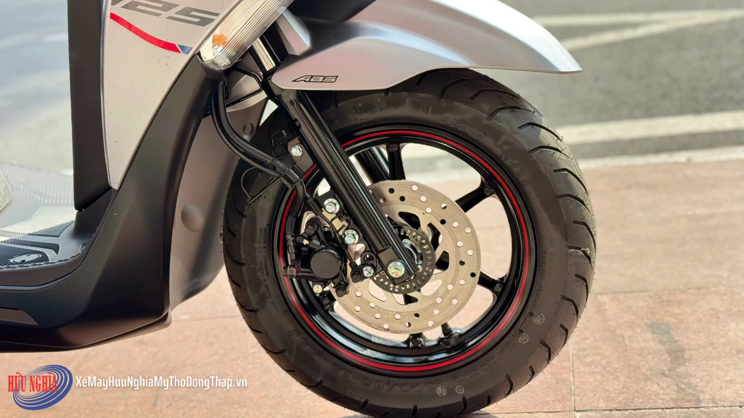 Yamaha Freego S mau bac moi da chinh thuc cap ben Yamaha Town Huu Nghia 14 scaled