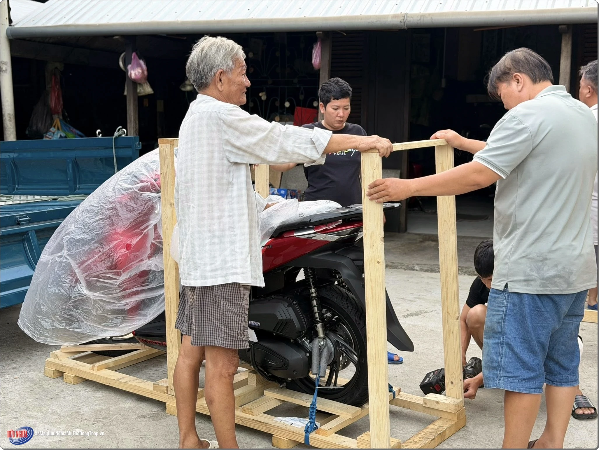 Honda SH Y 150i Do Corsa chinh thuc ve nha moi tai Tien Giang 4