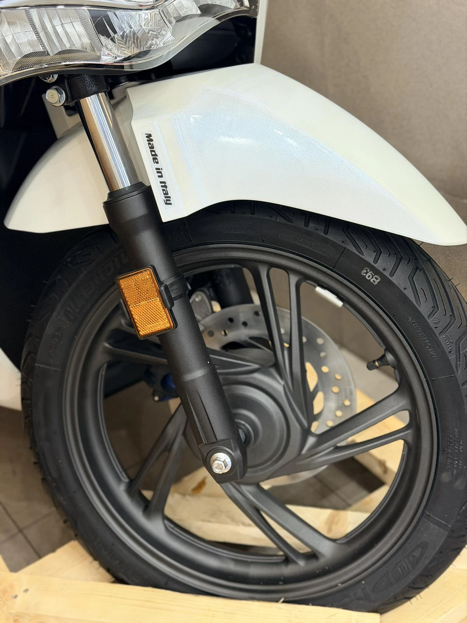Honda SH Y trang pha le duoc anh khach coc ngay khi ve Huu Nghia Tien Giang Dong Thap 2